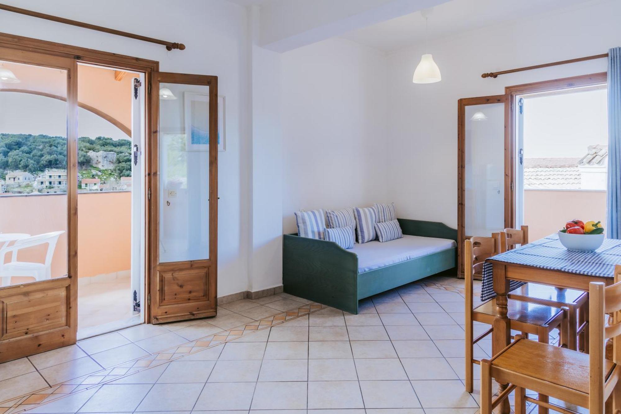 Porto Kassiopi Apartments エクステリア 写真