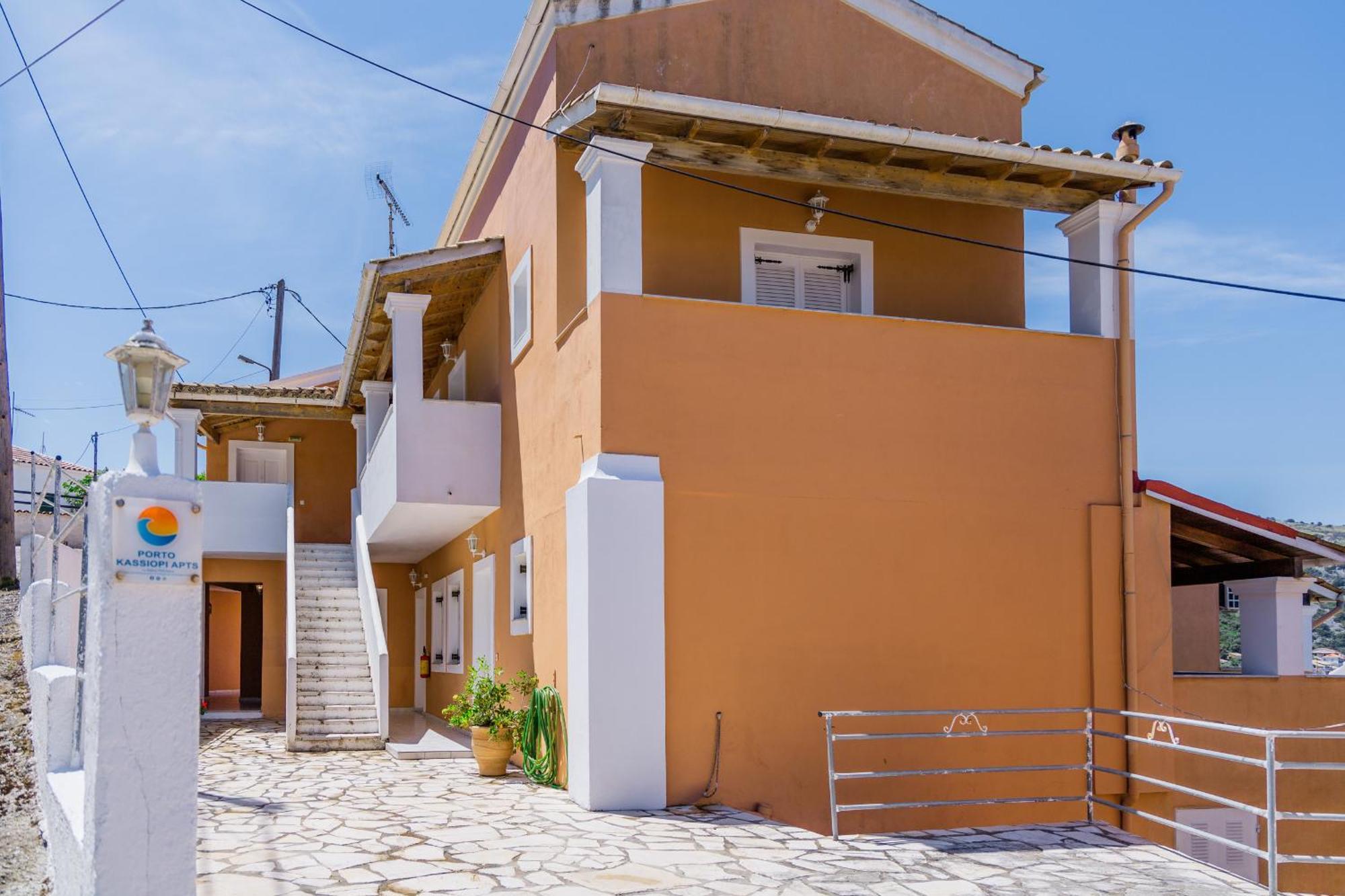 Porto Kassiopi Apartments エクステリア 写真